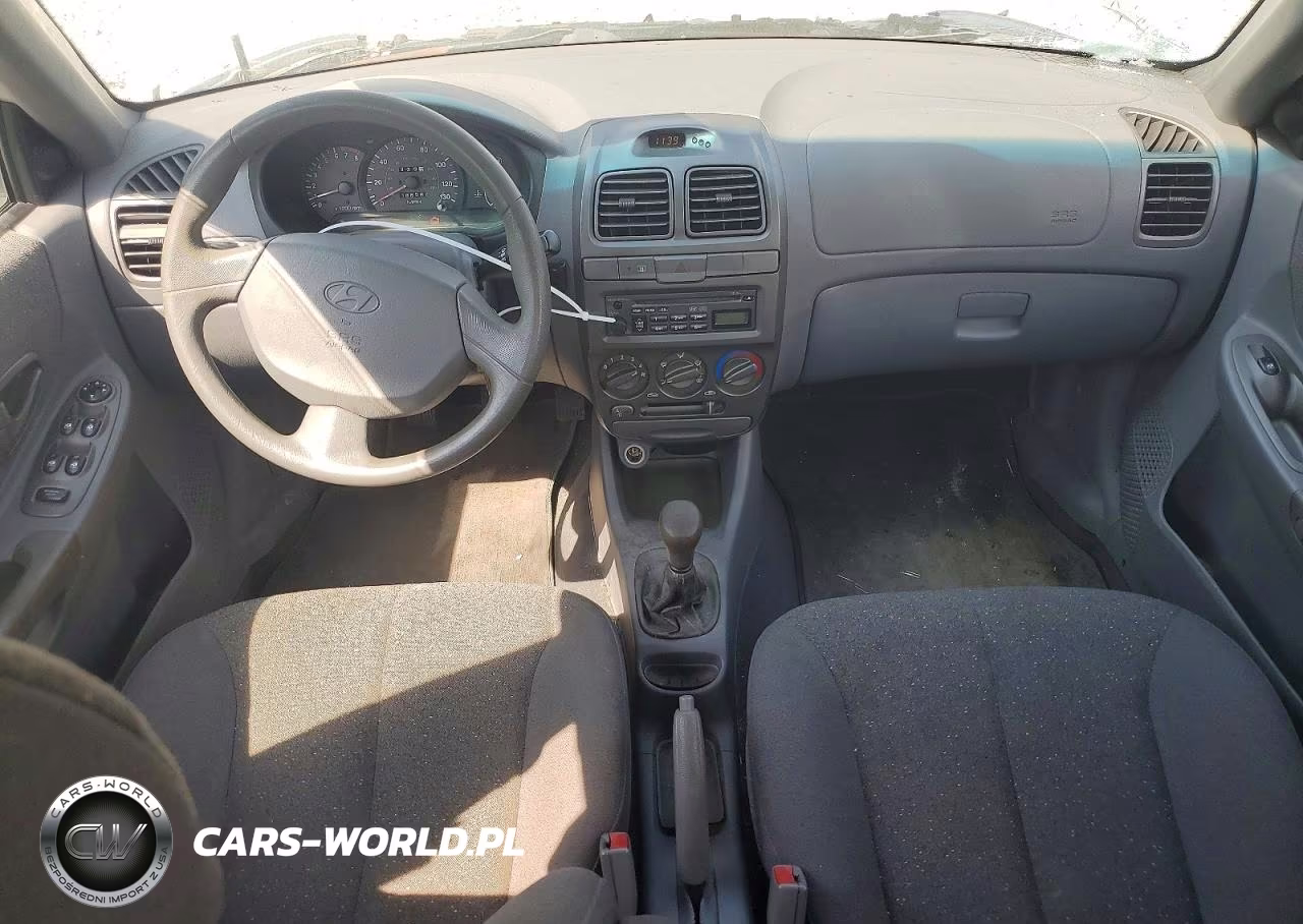 2002 Hyundai Accent Gl VIN:KMHCG45CX2U391250 - 8
