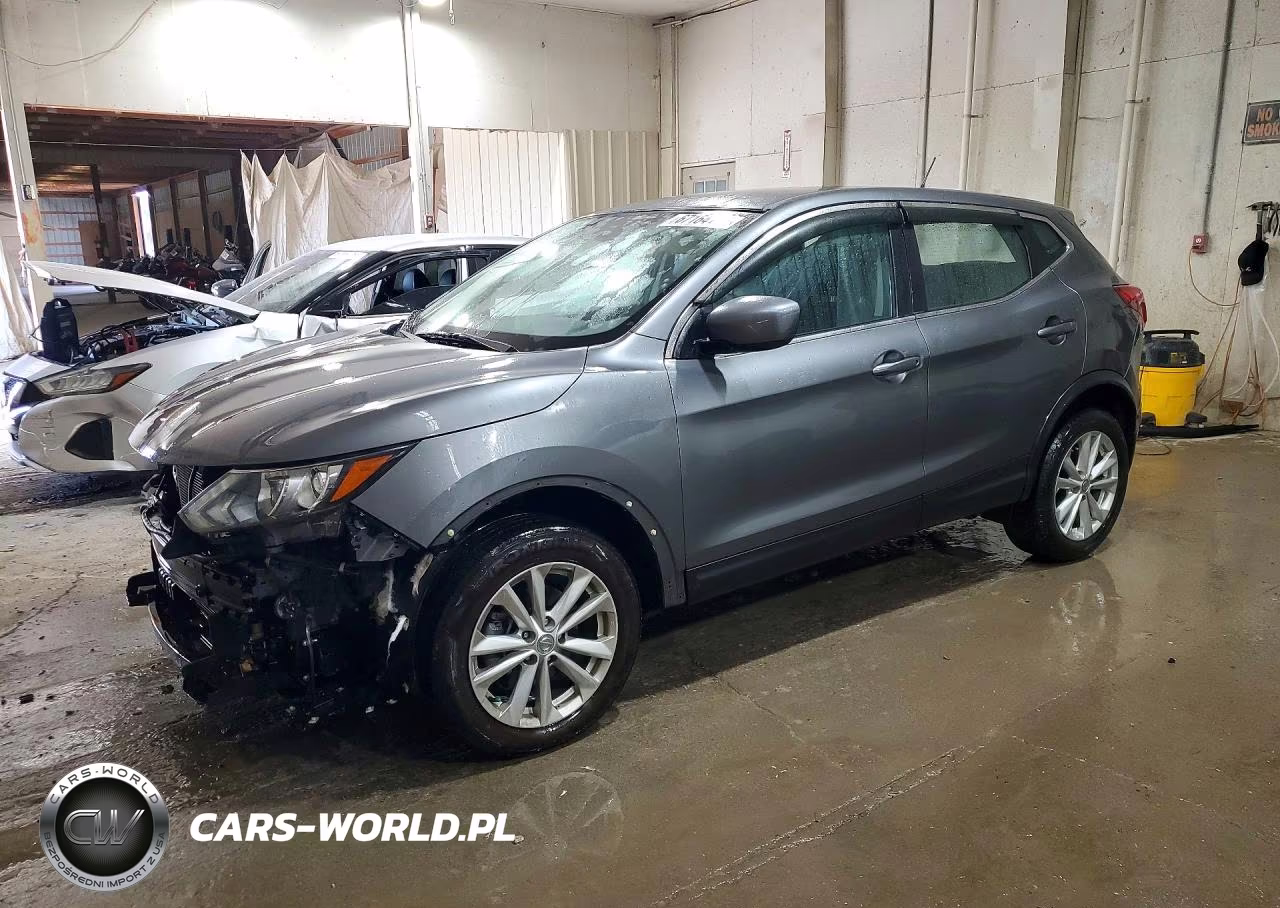 2017 Nissan Rogue Sport S – zdjęcie 1 z 14