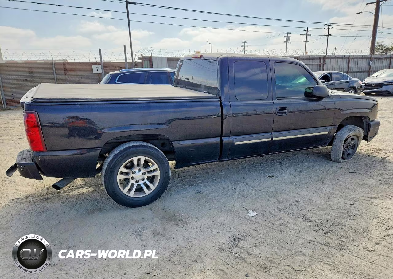 2003 Chevrolet Silverado C1500 VIN:2GCEC19X531148298 - 3
