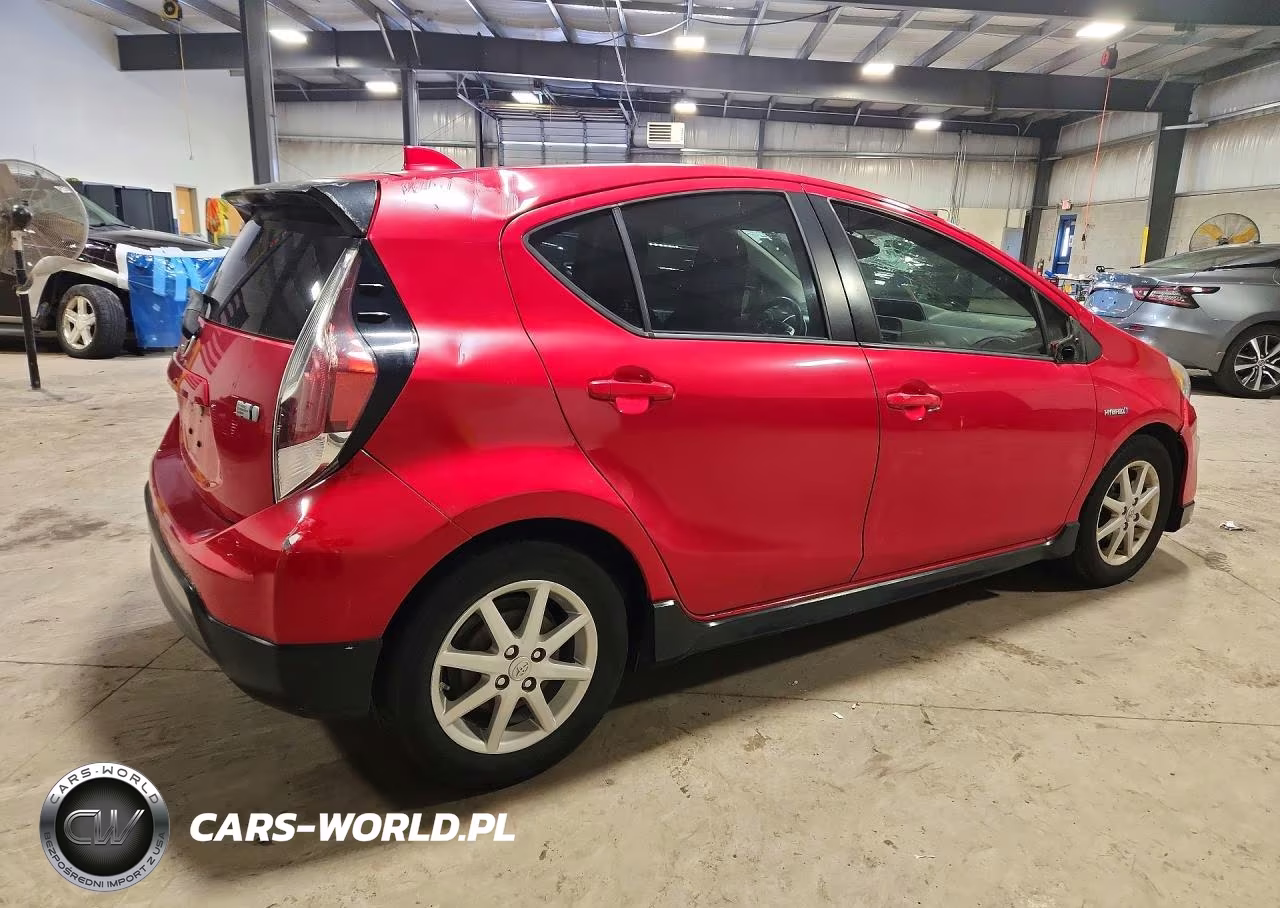 2017 Toyota Prius C One VIN:JTDKDTB35H1591714 - 3