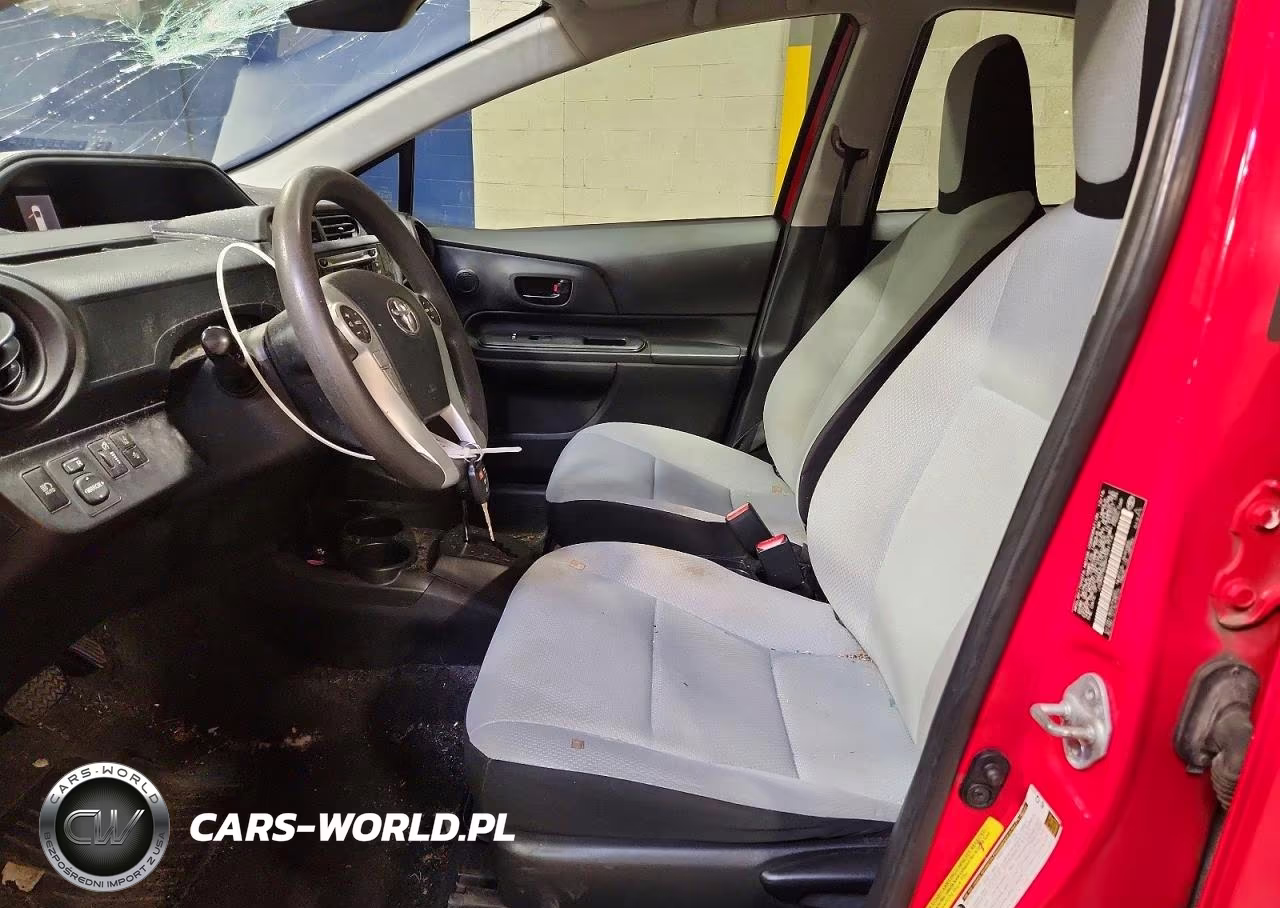 2017 Toyota Prius C One VIN:JTDKDTB35H1591714 - 7