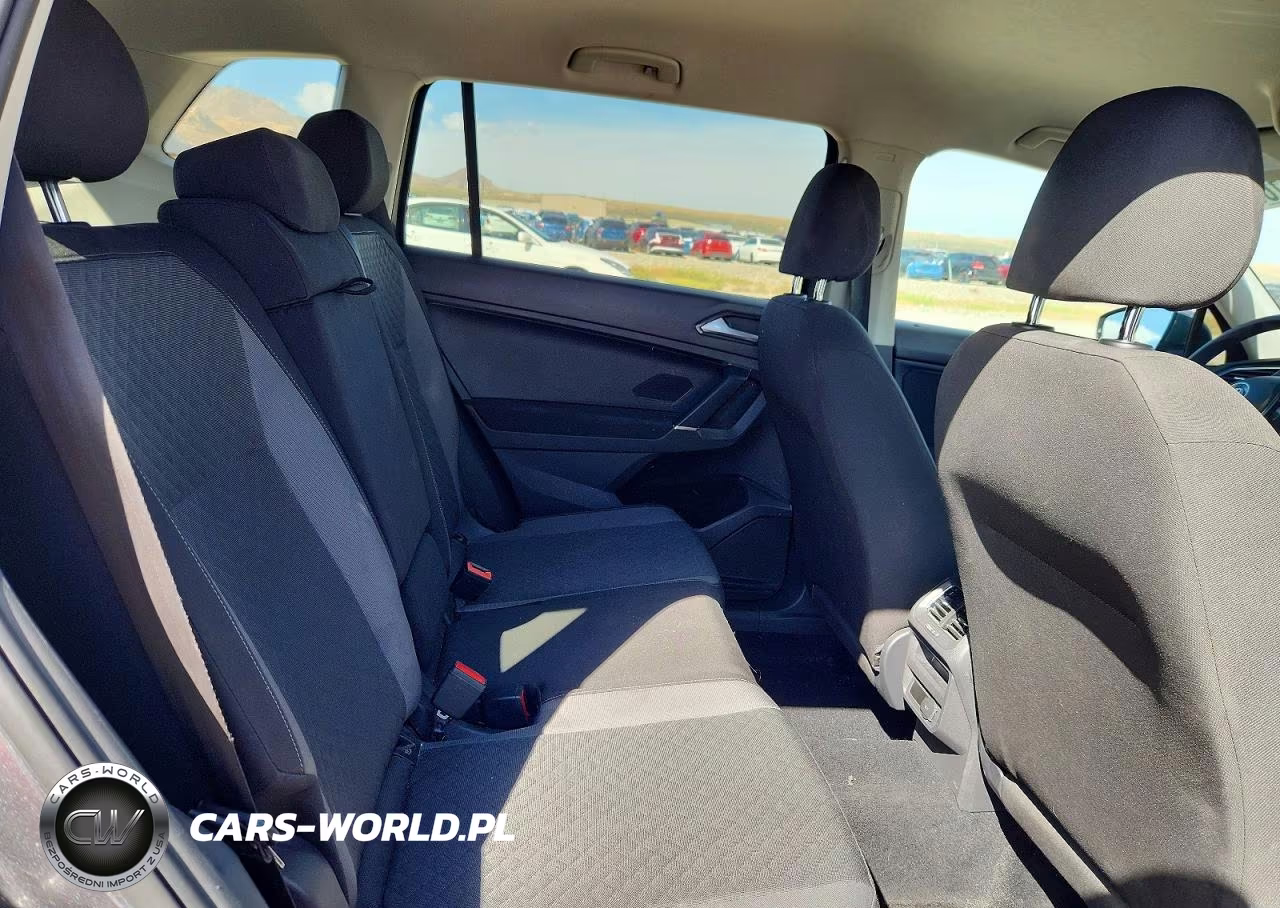 2018 Volkswagen Tiguan S VIN:3VV0B7AX9JM094961 - 10