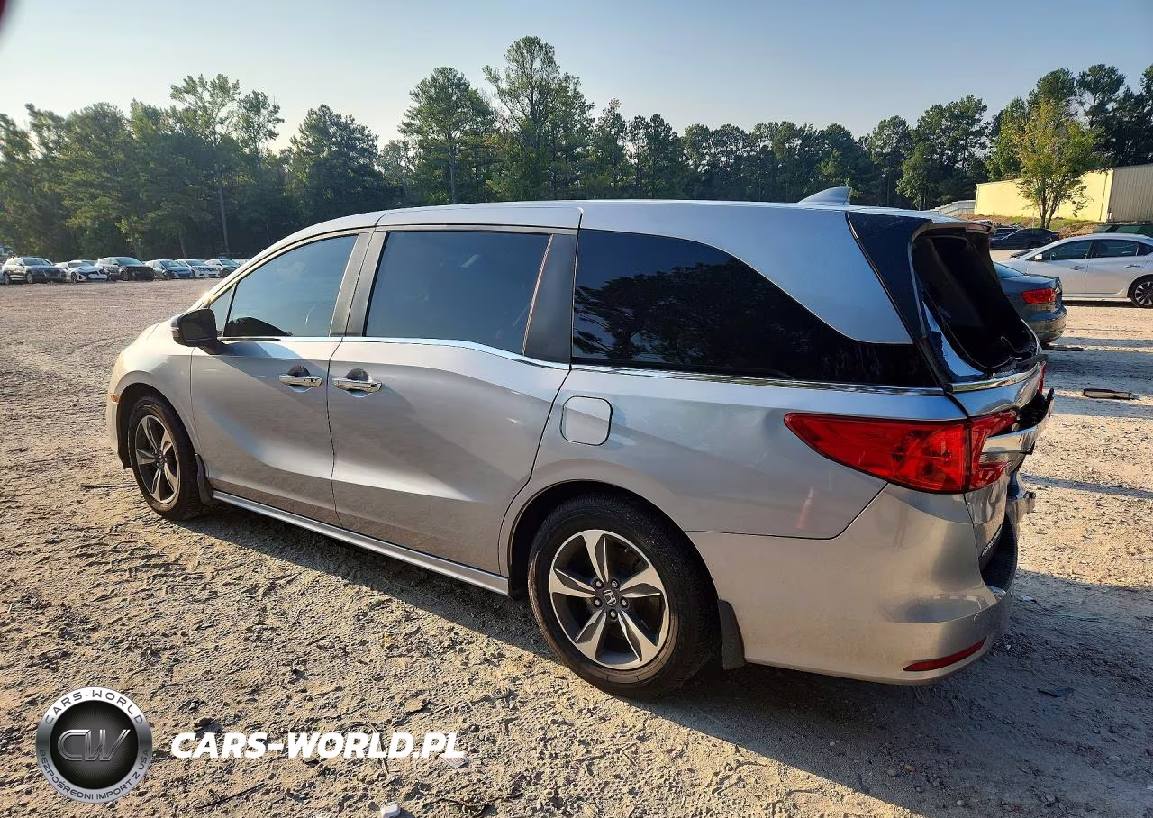 2018 Honda Odyssey Touring VIN:5FNRL6H85JB001790 - 2