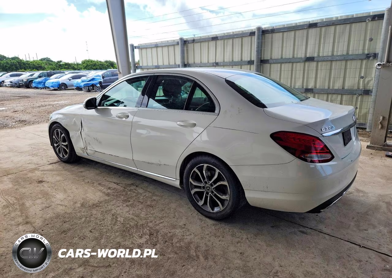 2018 Mercedes-Benz C 300 VIN:55SWF4JB0JU238464 - 2