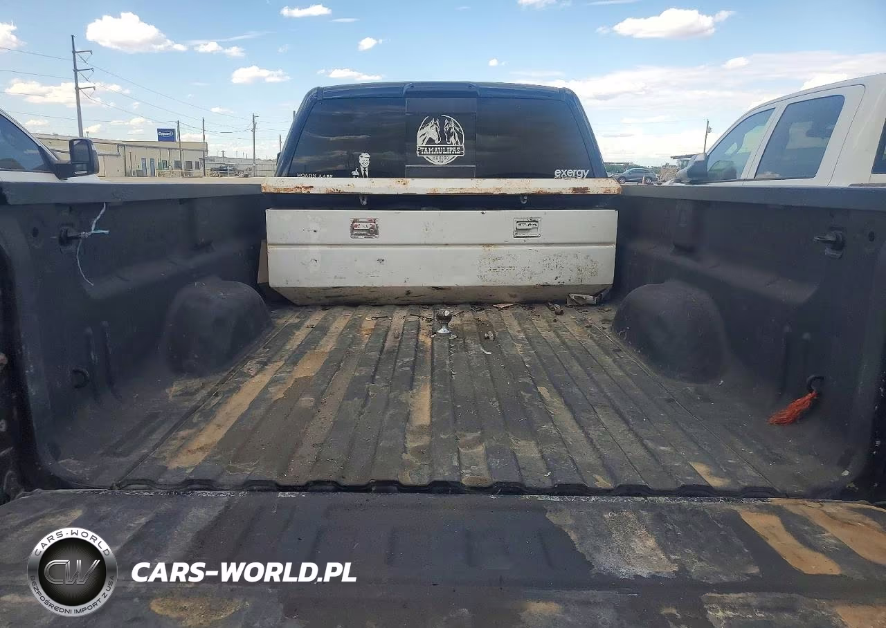 2017 Chevrolet Silverado K3500 High Country VIN:1GC4K1EY5HF159153 - 10