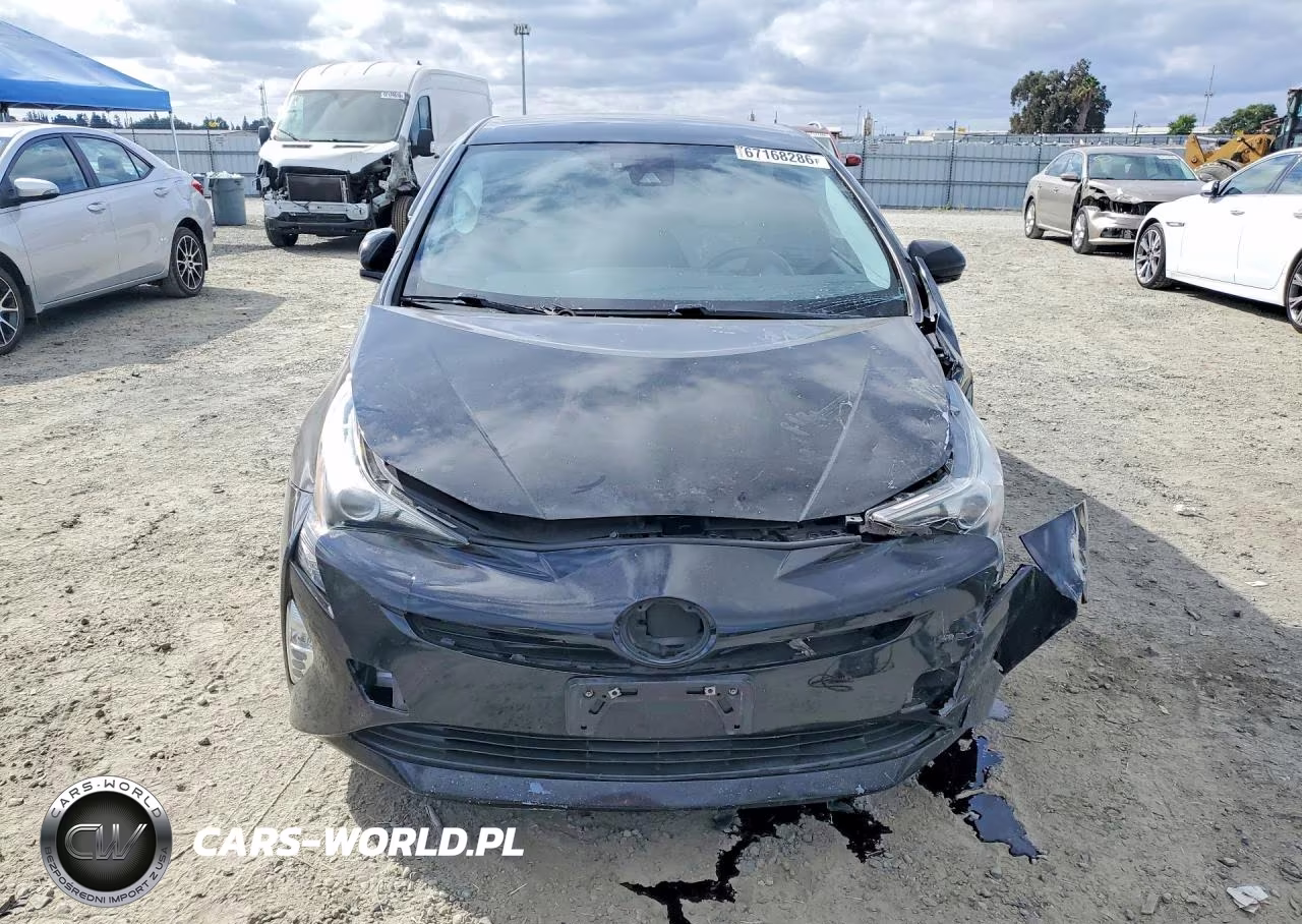 2017 Toyota Prius Three Touring VIN:JTDKARFU3H3034593 - 5