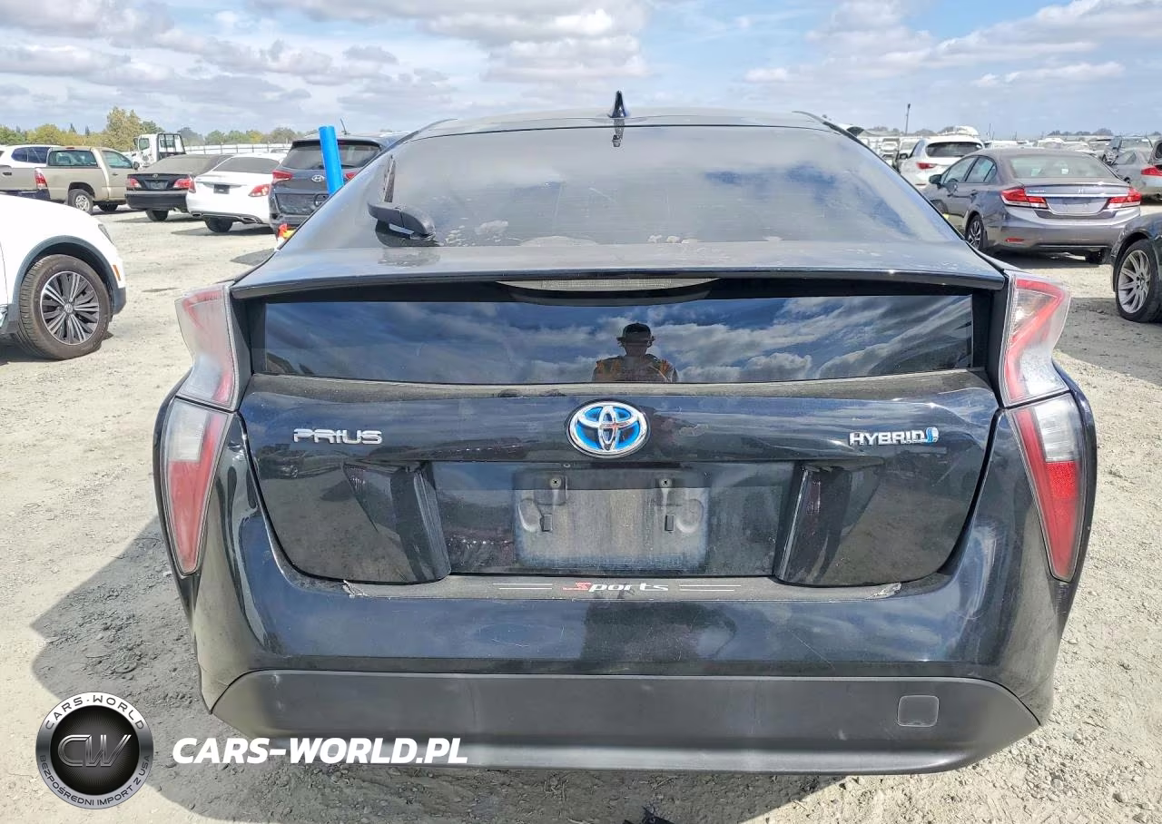 2017 Toyota Prius Three Touring VIN:JTDKARFU3H3034593 - 6