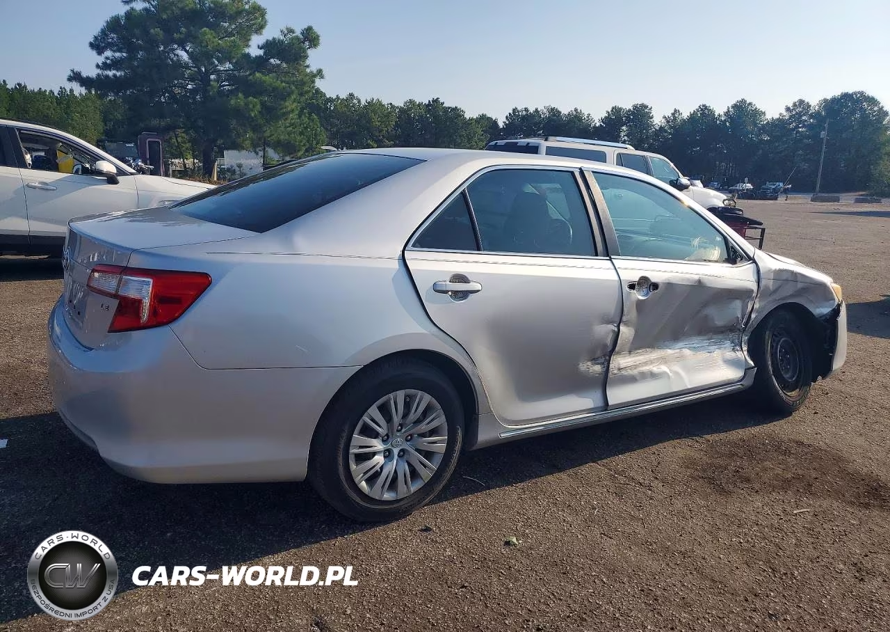 2014 Toyota Camry Le VIN:4T1BF1FK9EU384975 - 3