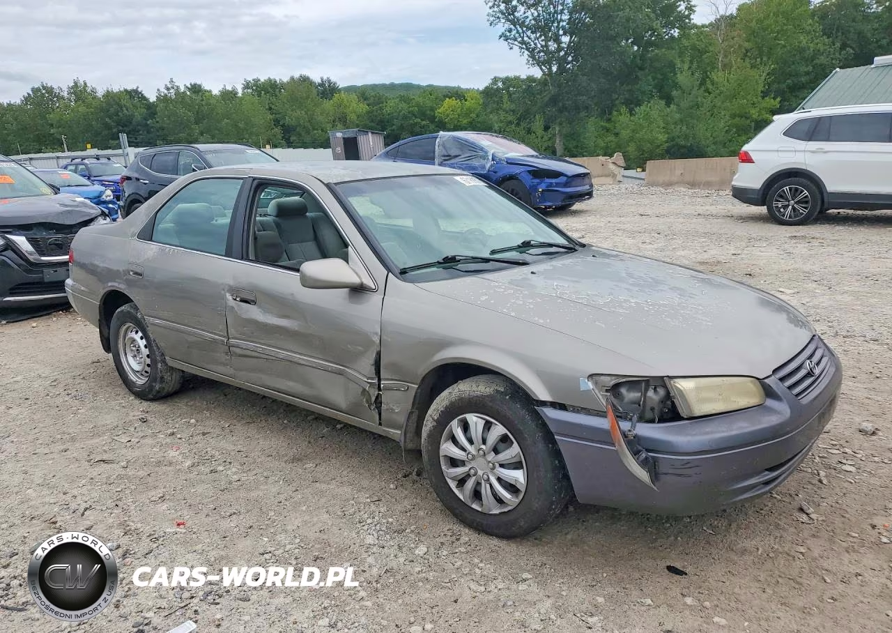1998 Toyota Camry Le VIN:JT2BG22K4W0133084 - 4