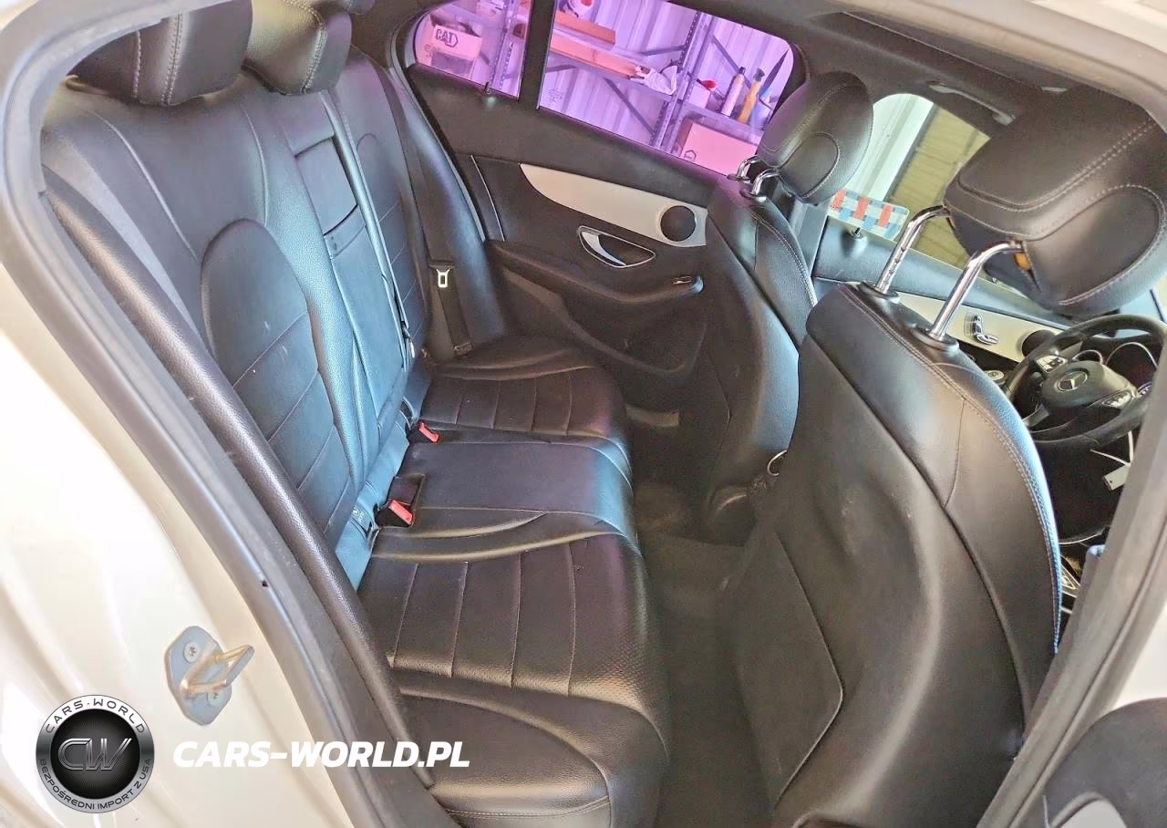 2018 Mercedes-Benz C 300 VIN:55SWF4JB6JU245340 - 10