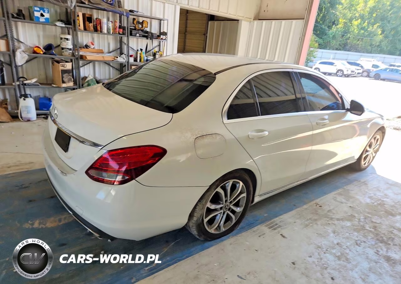 2018 Mercedes-Benz C 300 VIN:55SWF4JB6JU245340 - 3