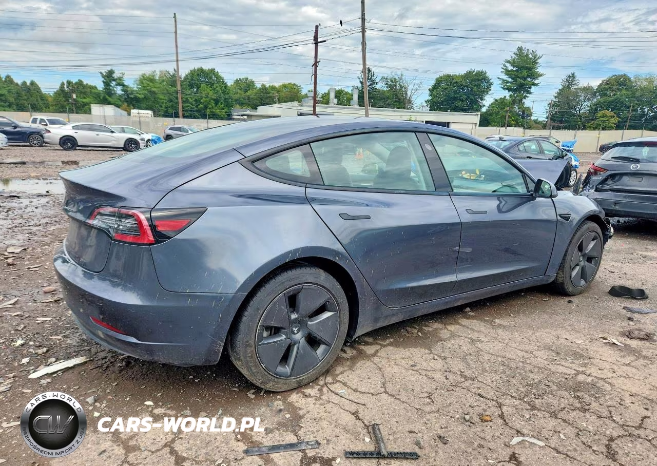 2023 Tesla Model 3 VIN:5YJ3E1EA9PF438131 - 3
