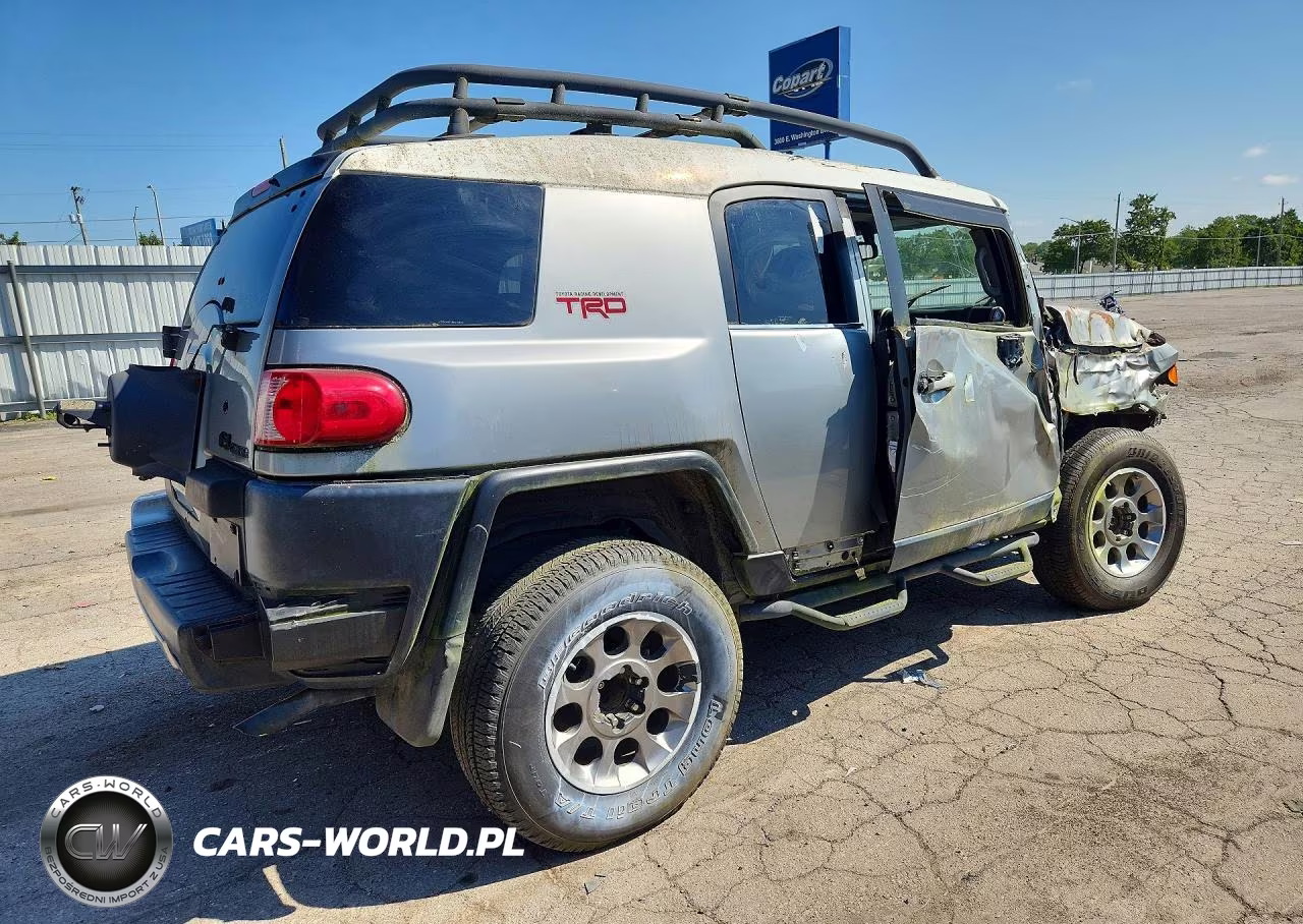 2011 Toyota Fj Cruiser Base VIN:JTEBU4BF1BK100620 - 3