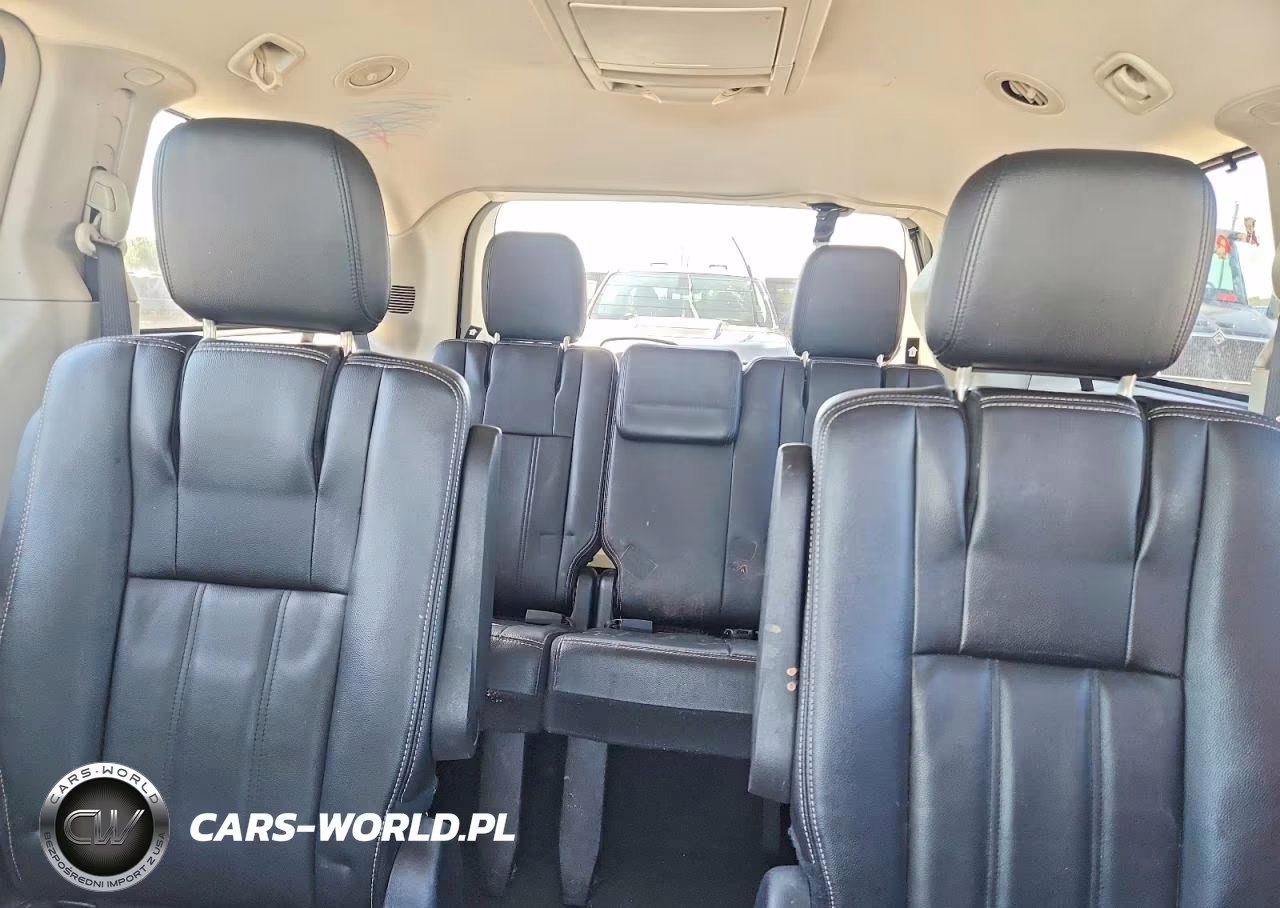 2016 Chrysler Town & Country Touring VIN:2C4RC1BG5GR238781 - 10
