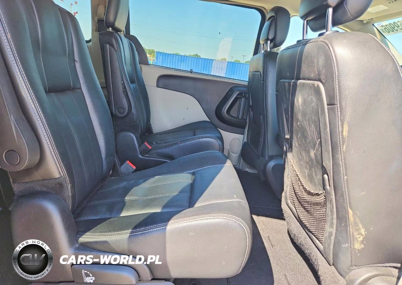 2016 Chrysler Town & Country Touring VIN:2C4RC1BG5GR238781 - 11