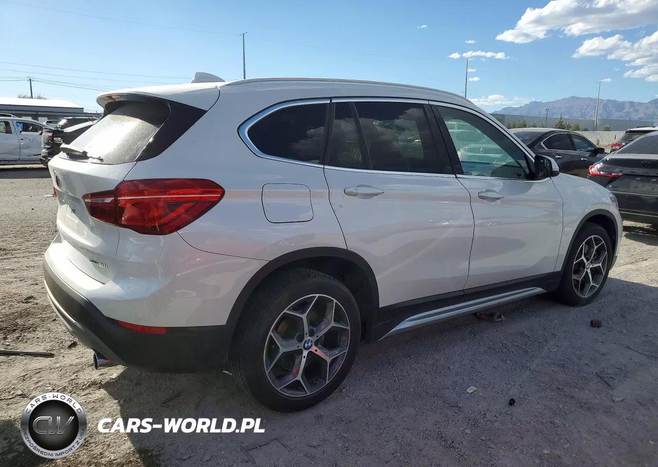 2018 BMW X1 Sdrive28I VIN:WBXHU7C39J5L08409 - 3
