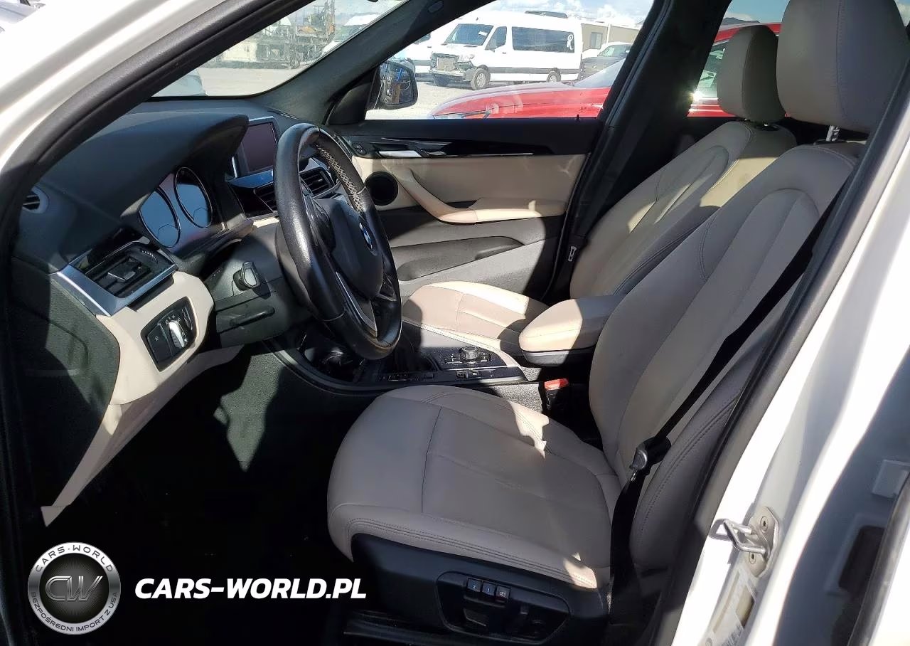 2018 BMW X1 Sdrive28I VIN:WBXHU7C39J5L08409 - 7