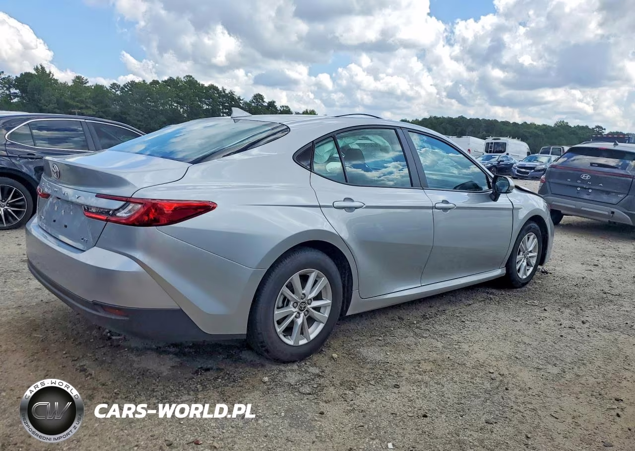 2025 Toyota Camry Le VIN:4T1DAACK2SU165721 - 3