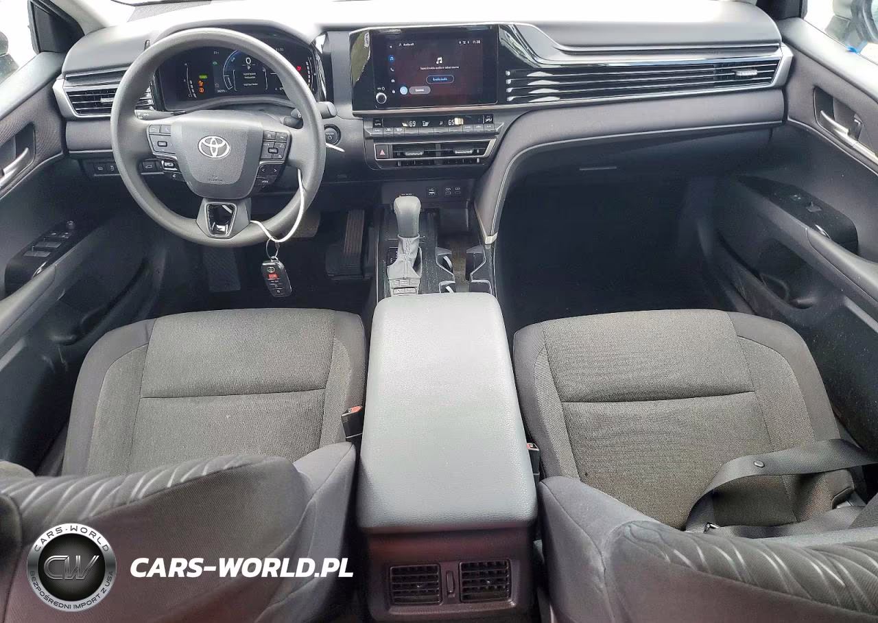 2025 Toyota Camry Le VIN:4T1DAACK2SU165721 - 8