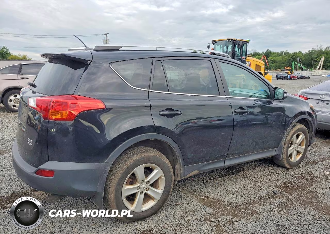 2014 Toyota Rav4 Xle VIN:2T3RFREV2EW224355 - 3
