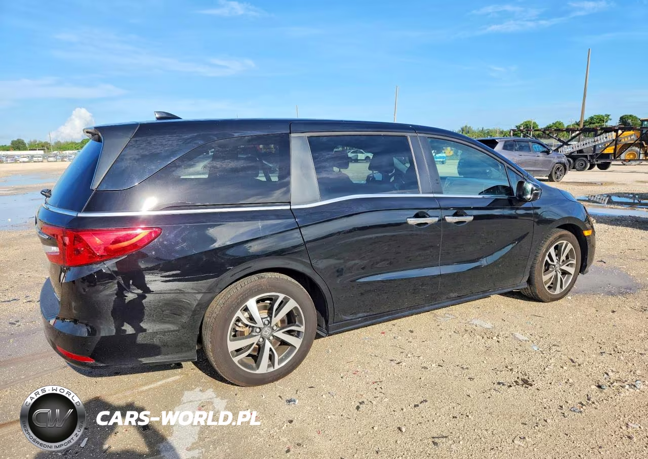 2023 Honda Odyssey Touring VIN:5FNRL6H81PB046329 - 3