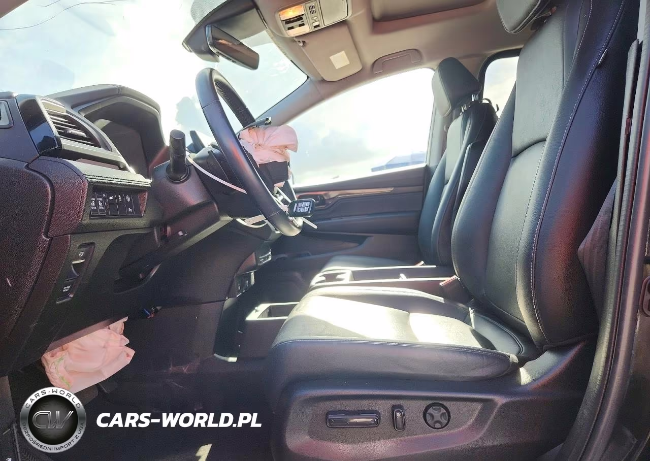 2023 Honda Odyssey Touring VIN:5FNRL6H81PB046329 - 7