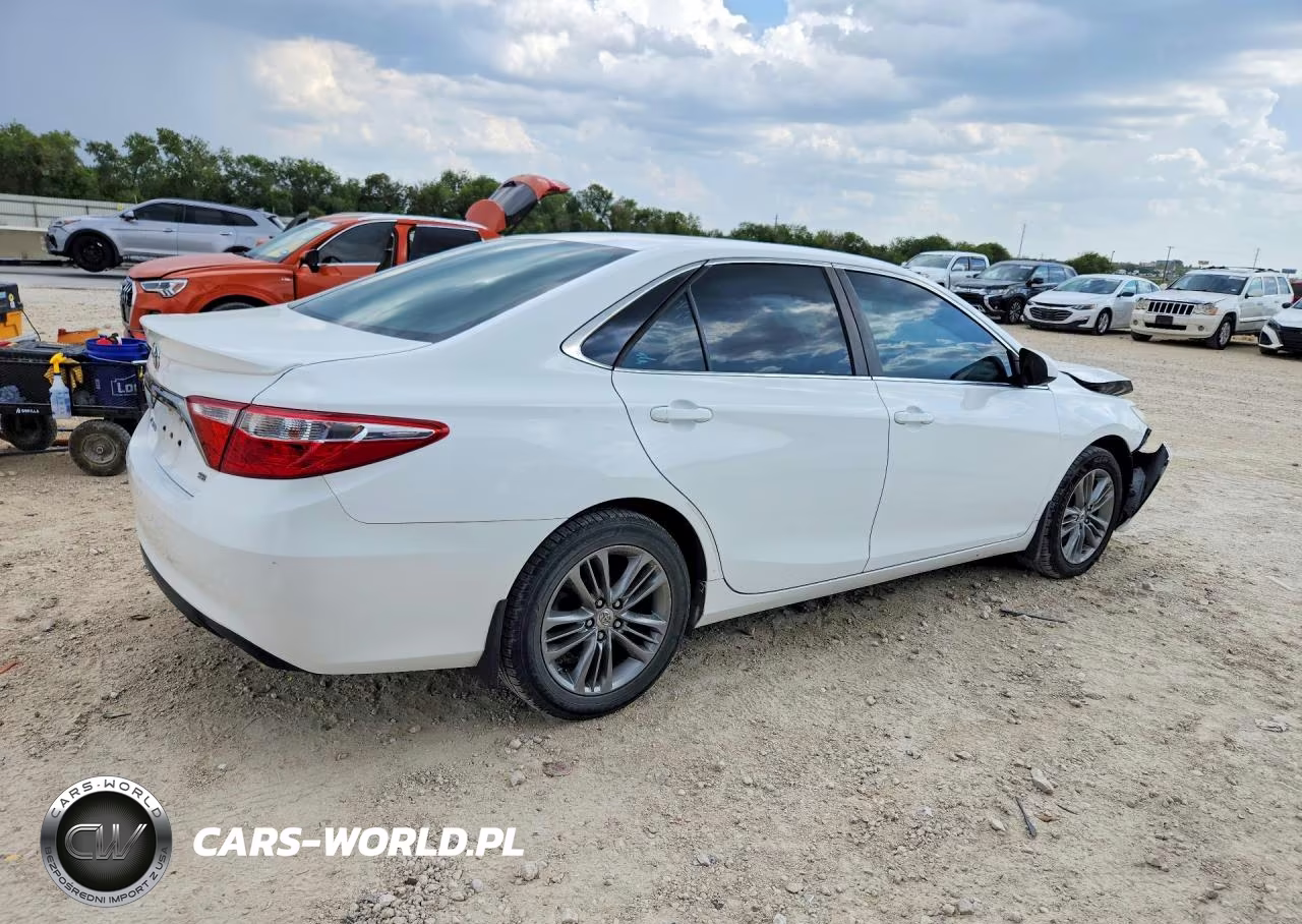 2016 Toyota Camry Se VIN:4T1BF1FK8GU119015 - 3