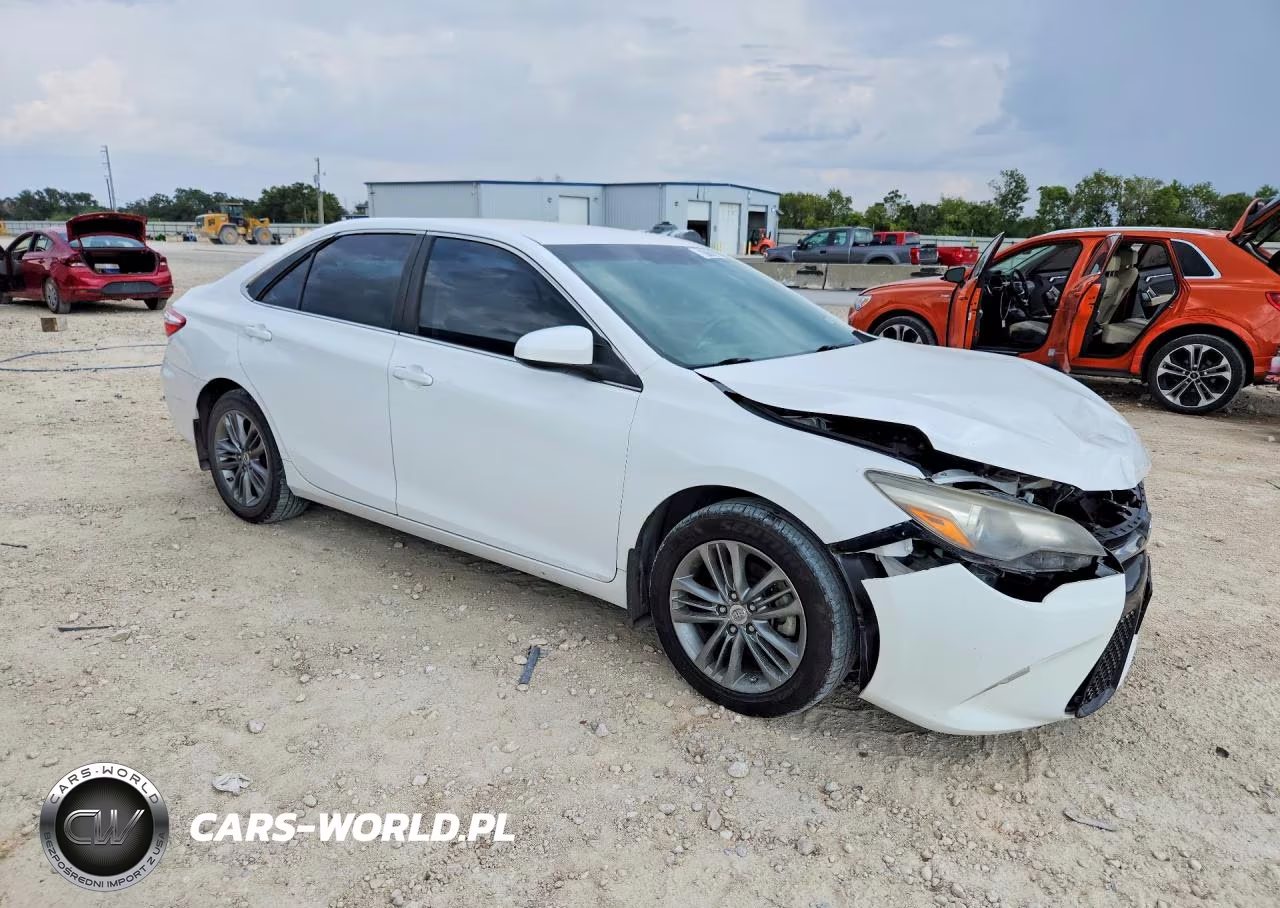 2016 Toyota Camry Se VIN:4T1BF1FK8GU119015 - 4