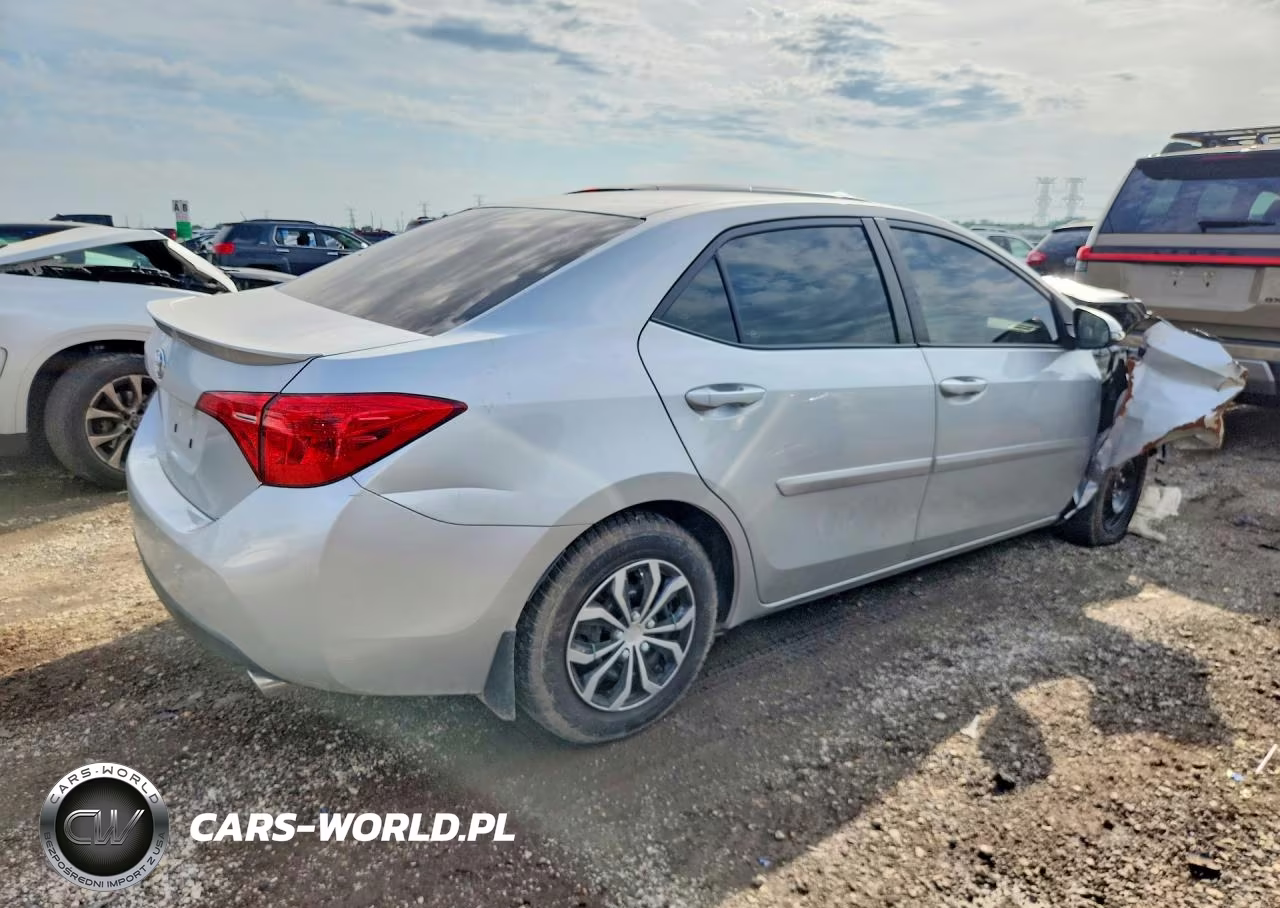 2017 Toyota Corolla Se VIN:2T1BURHE3HC818423 - 3