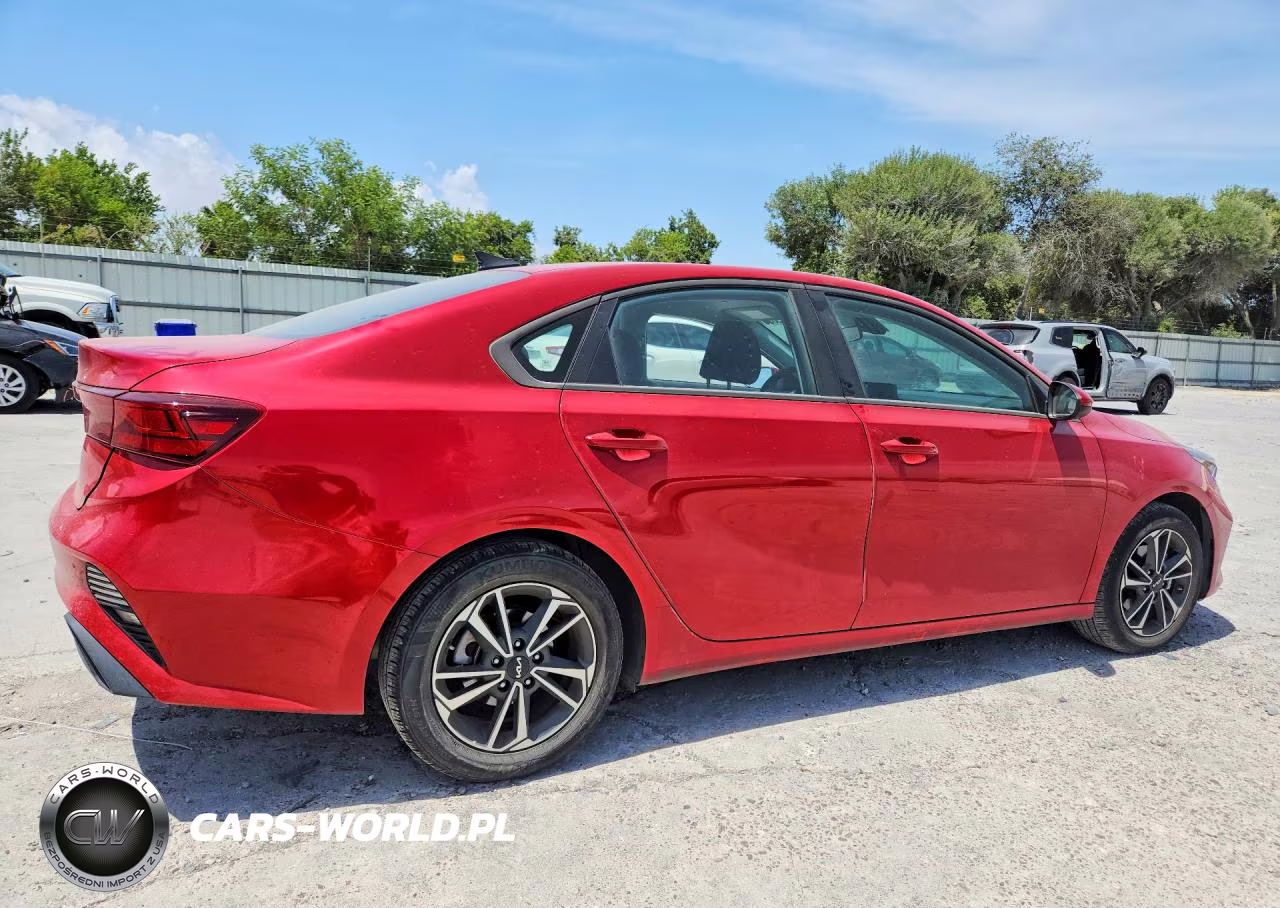 2024 Kia Forte Lxs VIN:3KPF24AD8RE831750 - 3
