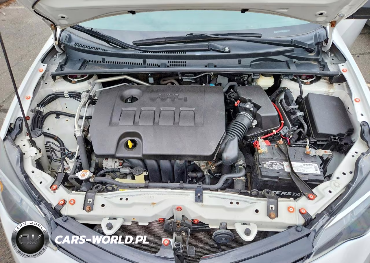 2018 Toyota Corolla Le VIN:5YFBURHE1JP803067 - 11