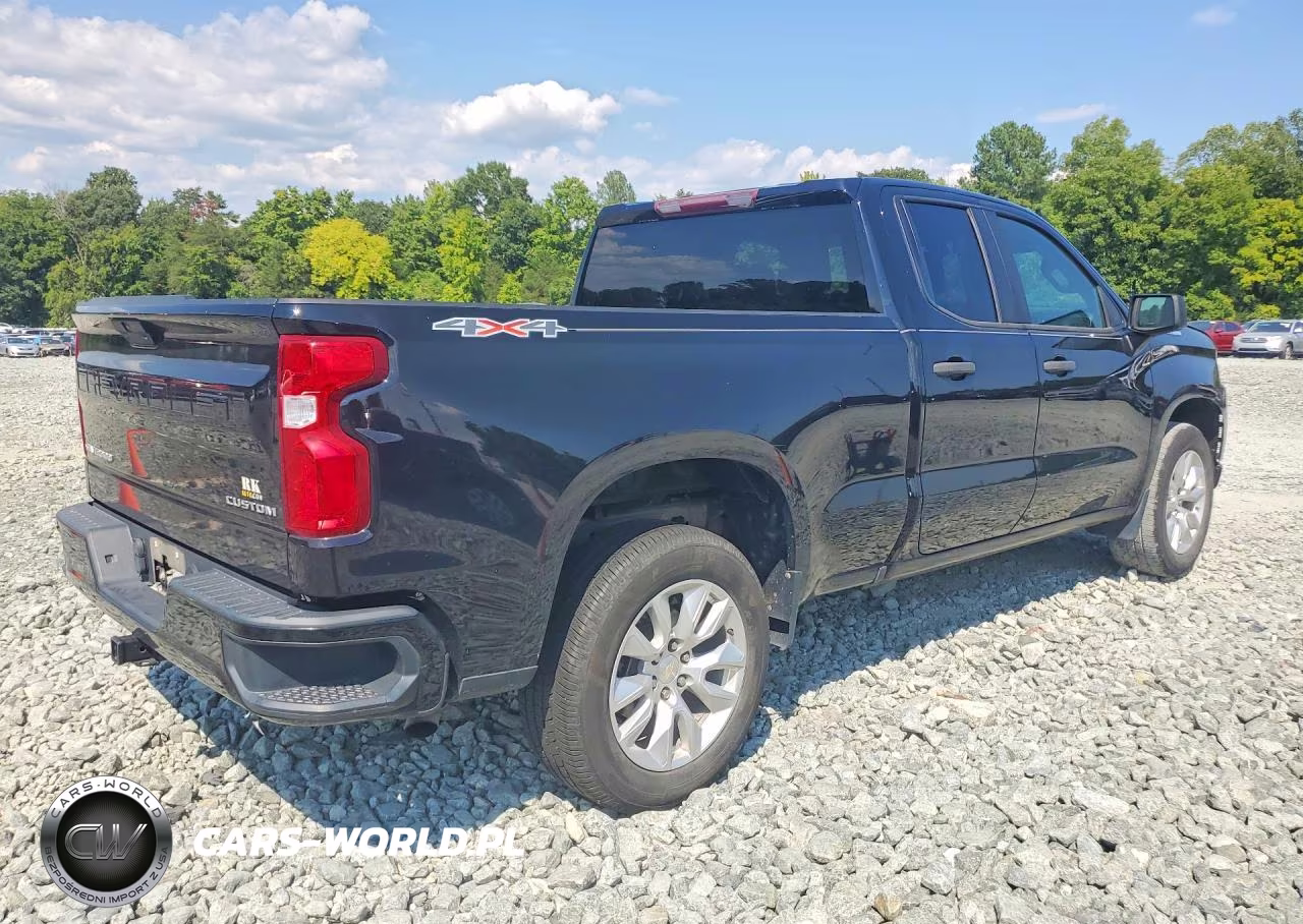 2021 Chevrolet Silverado K1500 Custom VIN:1GCRYBEK0MZ224134 - 3