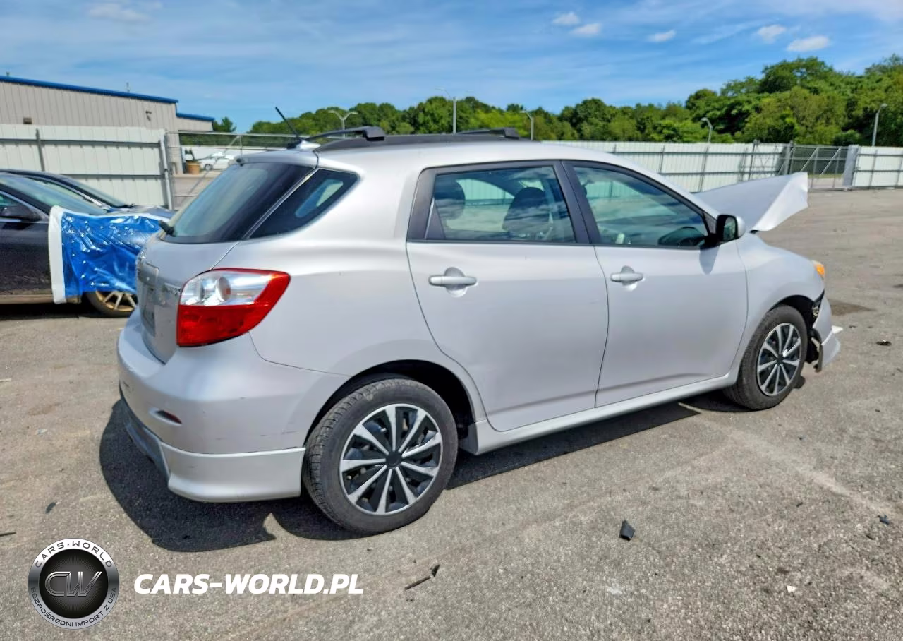 2010 Toyota Matrix Base VIN:2T1KU4EE2AC521124 - 3