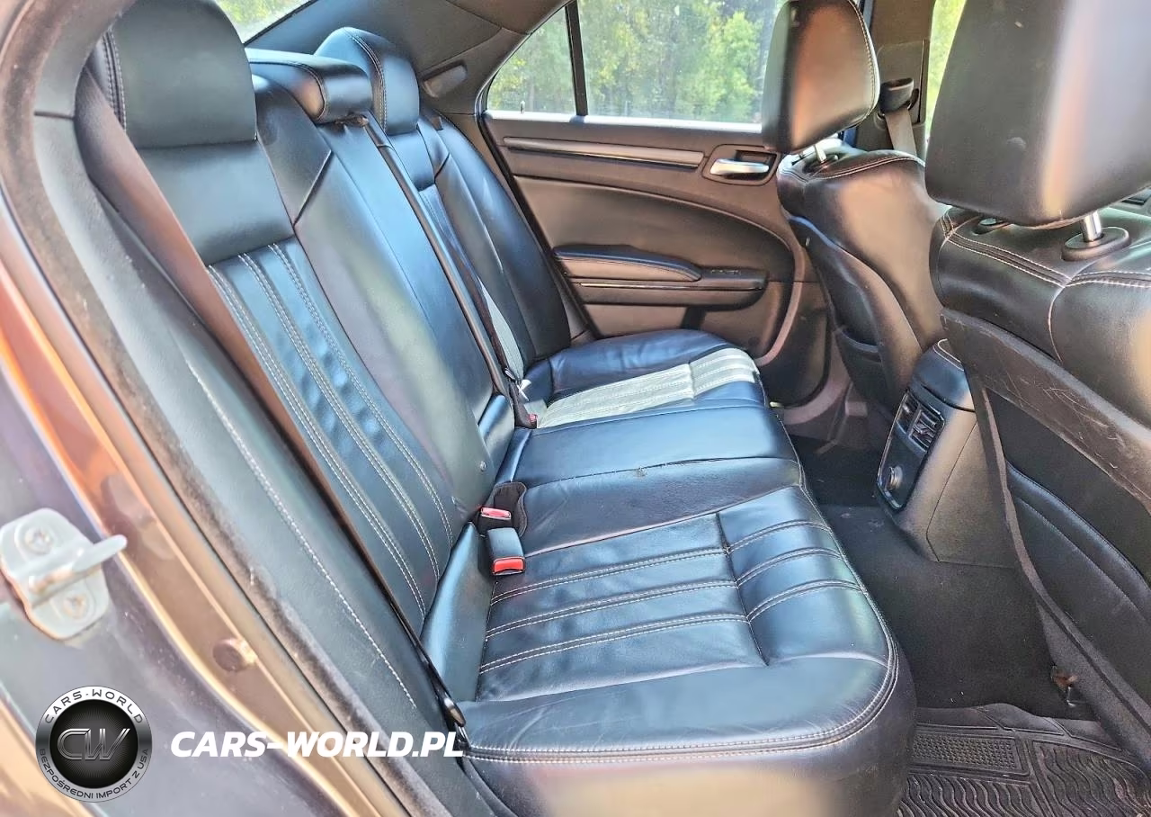 2014 Chrysler 300 300S VIN:2C3CCABGXEH250762 - 10