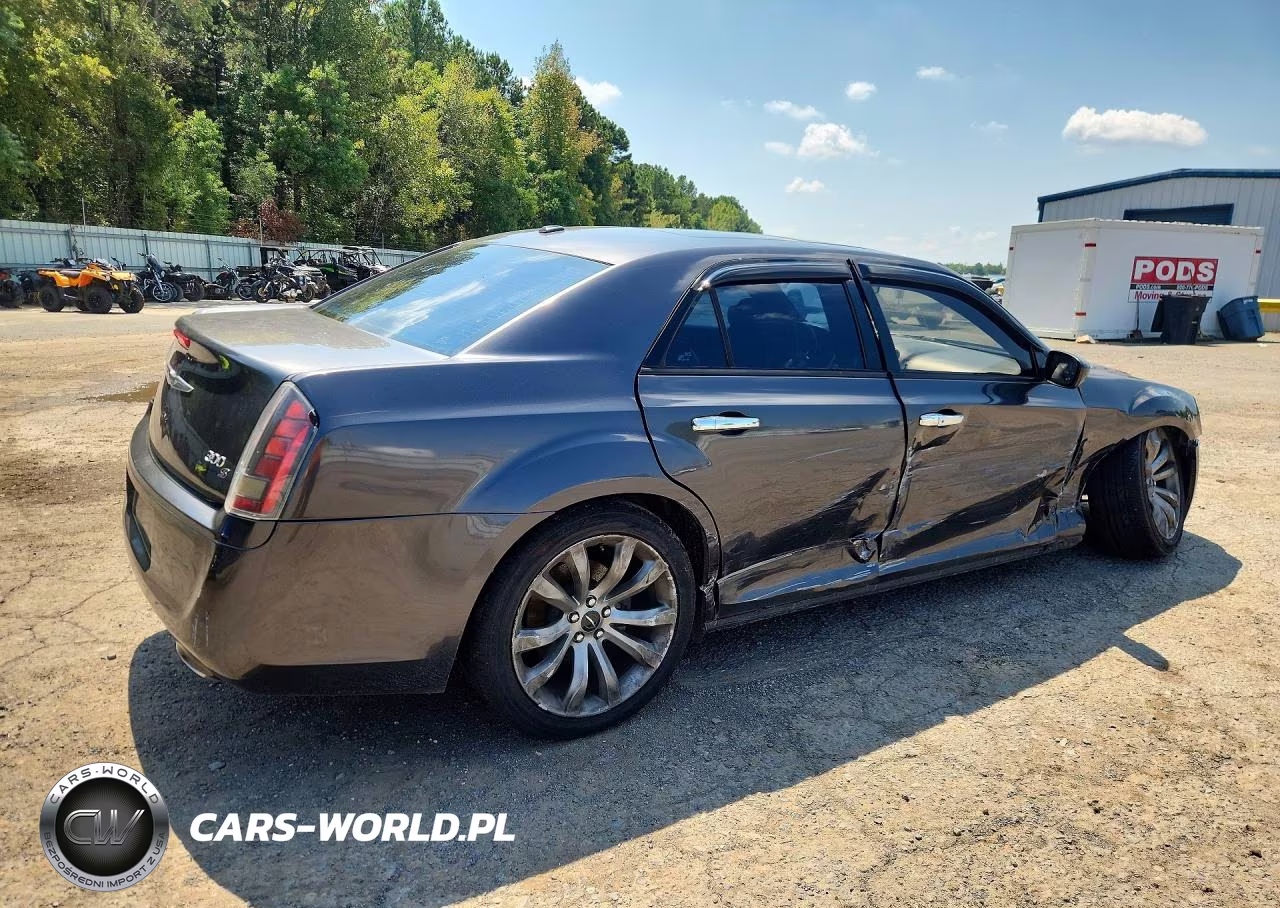 2014 Chrysler 300 300S VIN:2C3CCABGXEH250762 - 3