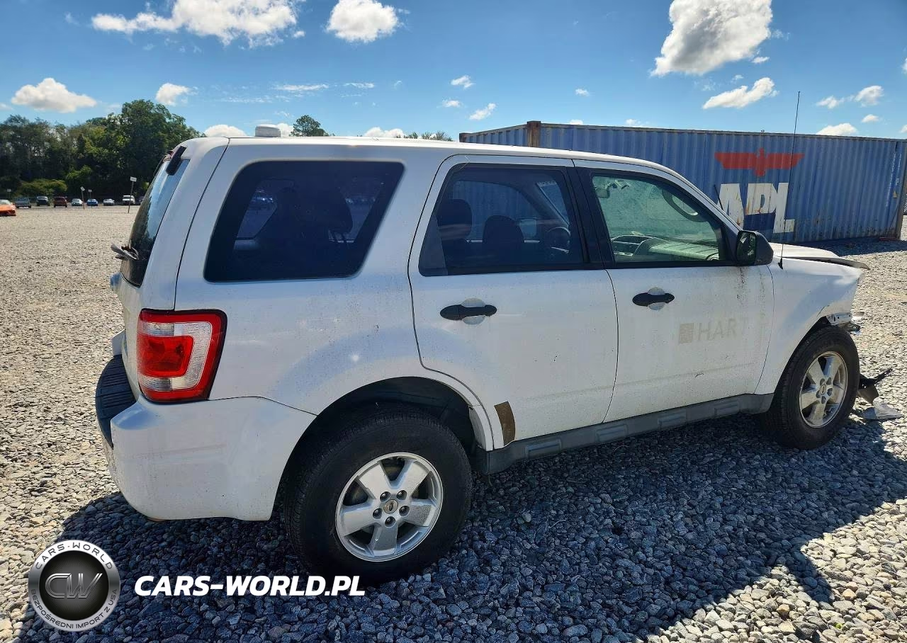 2012 Ford Escape Xls VIN:1FMCU0C76CKC69652 - 3