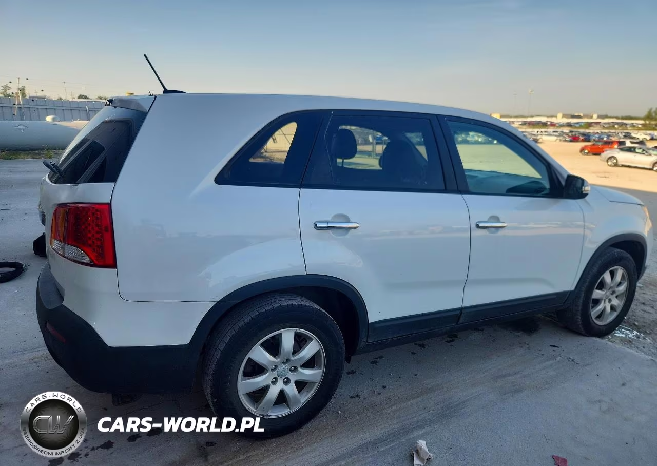 2013 Kia Sorento Lx VIN:5XYKT3A18DG408058 - 3