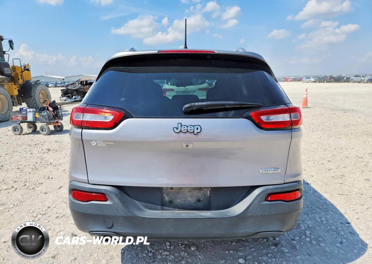 2018 Jeep Cherokee Latitude VIN:1C4PJLCB8JD566315 - 6