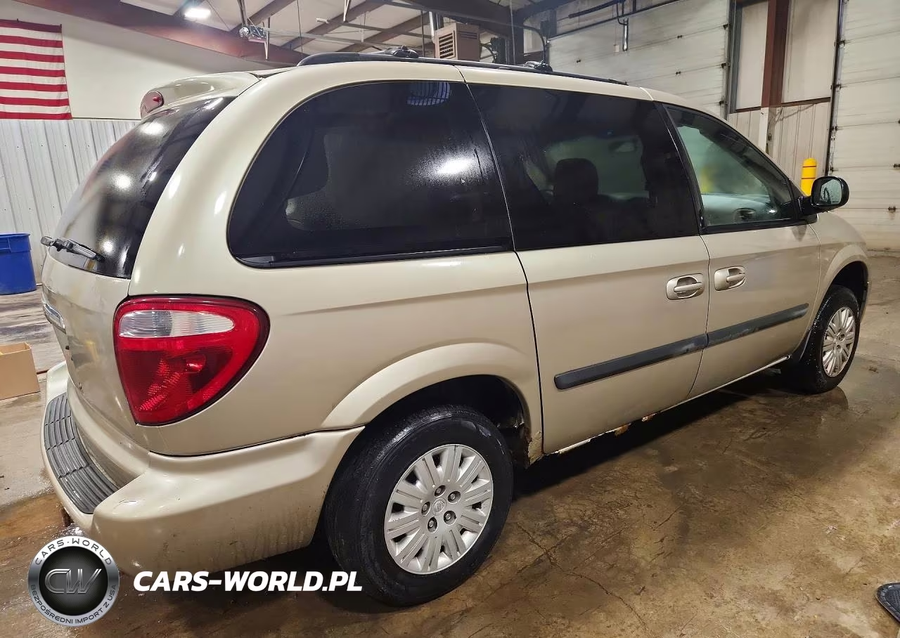 2007 Chrysler Town & Country Lx VIN:1A4GJ45R97B163118 - 3