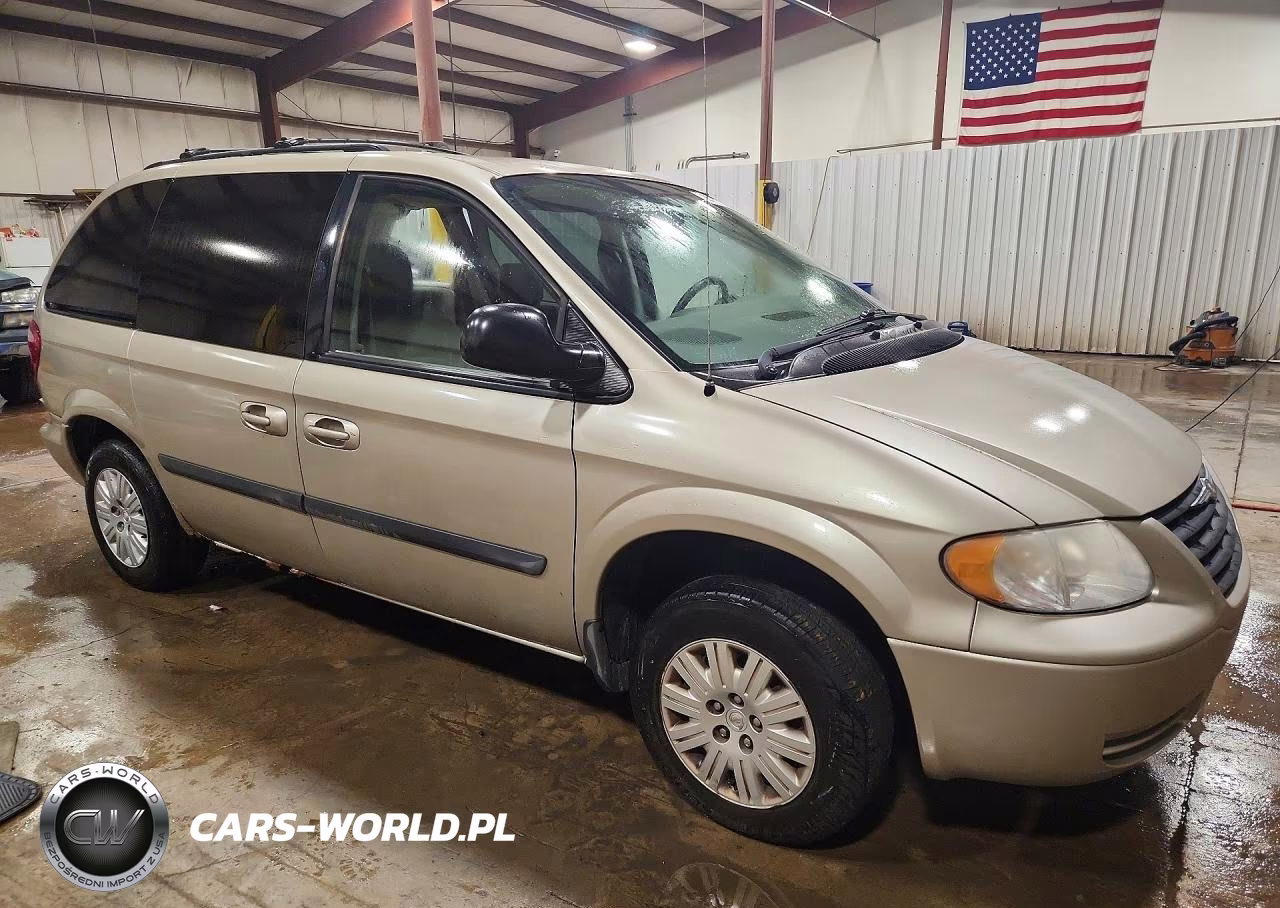 2007 Chrysler Town & Country Lx VIN:1A4GJ45R97B163118 - 4