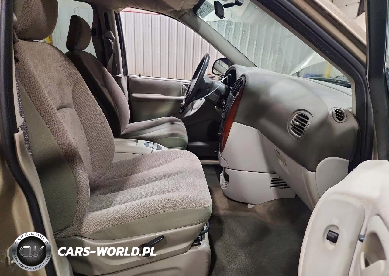 2007 Chrysler Town & Country Lx VIN:1A4GJ45R97B163118 - 7