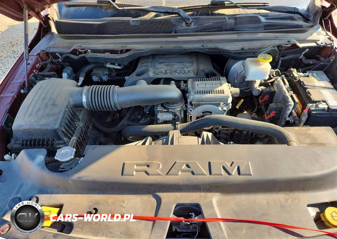 2019 Ram 1500 Laramie VIN:1C6SRFJT5KN671137 - 11