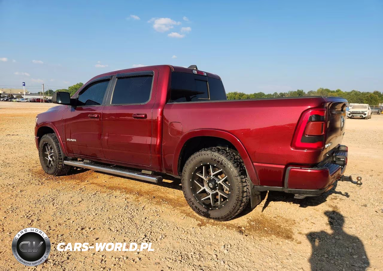 2019 Ram 1500 Laramie VIN:1C6SRFJT5KN671137 - 2