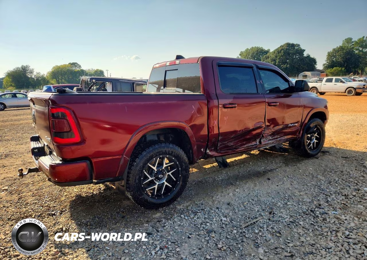 2019 Ram 1500 Laramie VIN:1C6SRFJT5KN671137 - 3