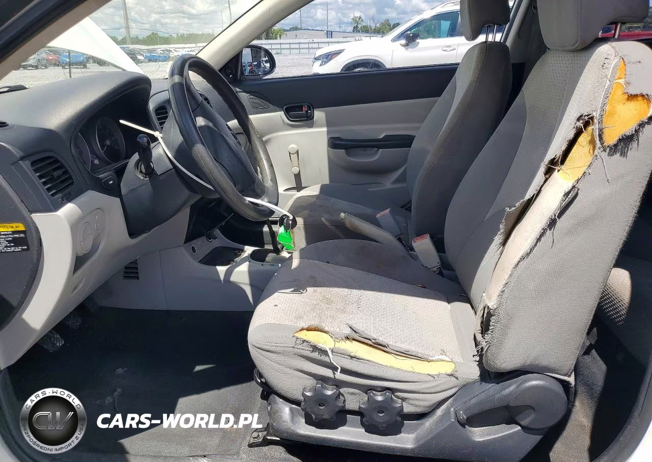 2008 Hyundai Accent Gs VIN:KMHCM36C68U083325 - 7
