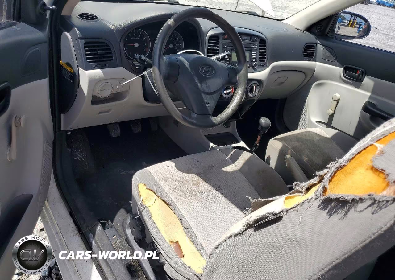 2008 Hyundai Accent Gs VIN:KMHCM36C68U083325 - 8
