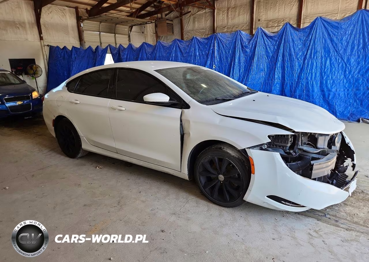 2015 Chrysler 200 S VIN:1C3CCCBB7FN594901 - 4