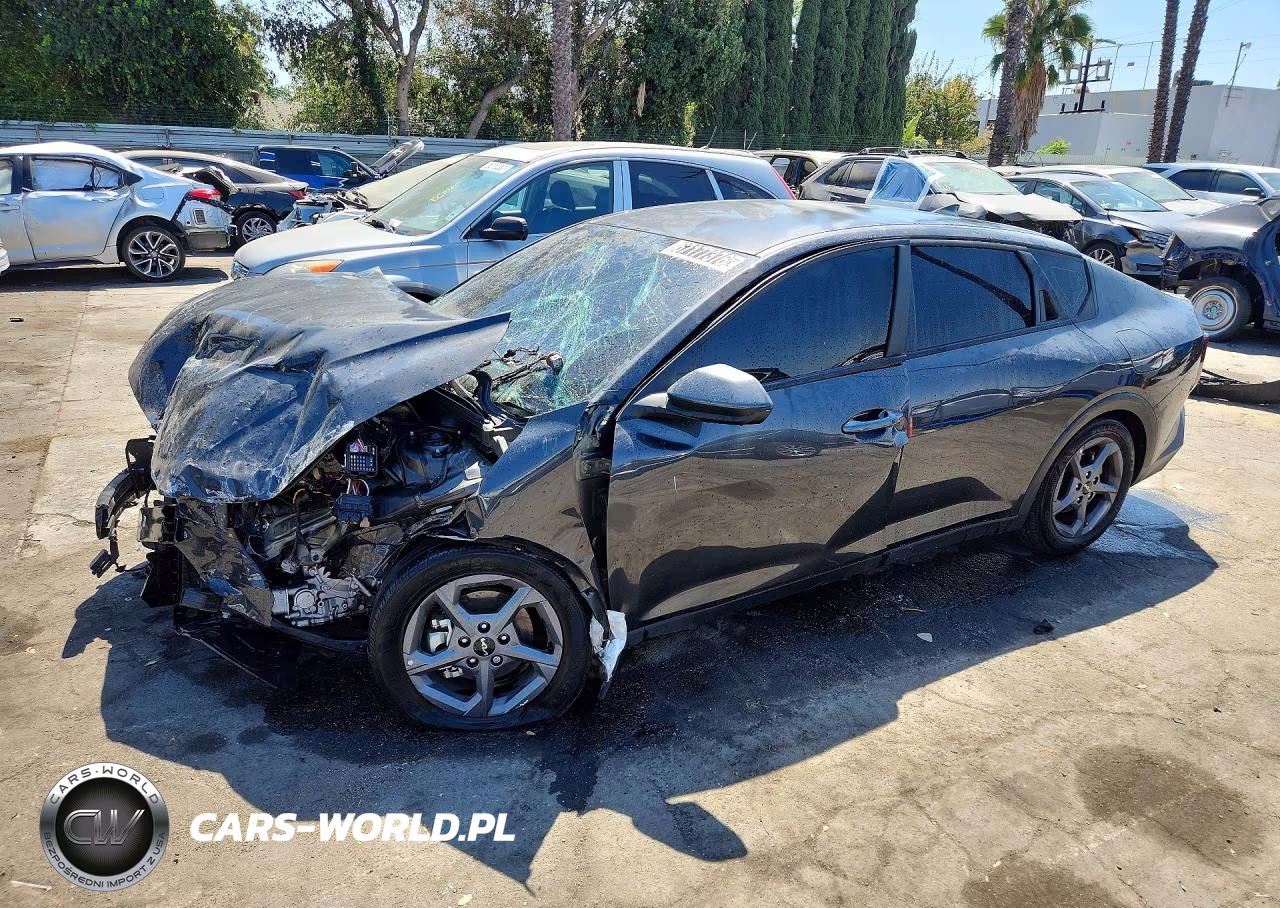 2025 Kia K4 Lxs VIN:3KPFT4DE3SE233038 - 1