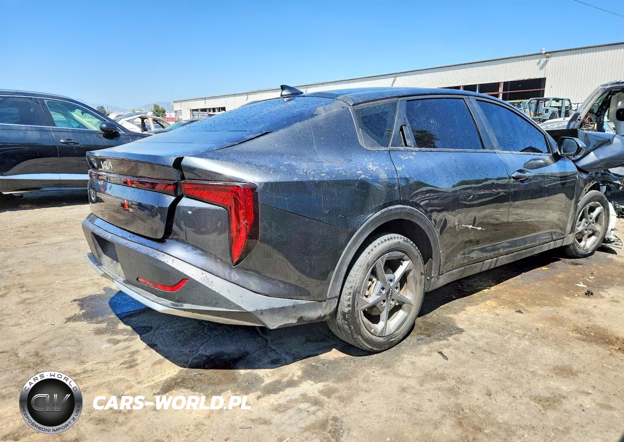 2025 Kia K4 Lxs VIN:3KPFT4DE3SE233038 - 3