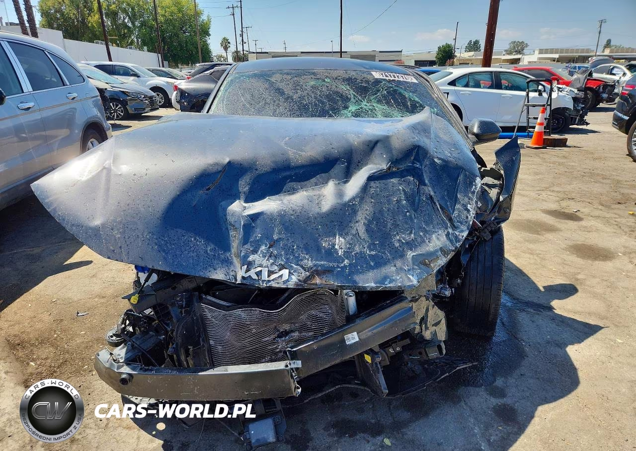 2025 Kia K4 Lxs VIN:3KPFT4DE3SE233038 - 5